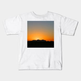 Kata Tjuta Sunset Kids T-Shirt